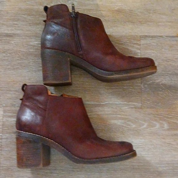 Women's crown vintage leather Ankle boots size 8.5 - Picture 1 of 7